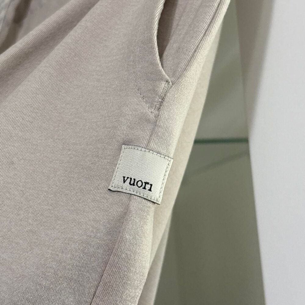 Vuori Essential Wideleg Pant in Ecru Heather size Small Regular Length - Picture 3 of 6